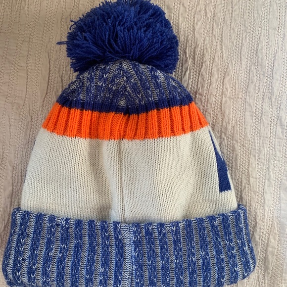 NY Knicks Pom Beanie - Picture 2 of 3